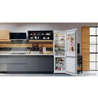 Холодильник Hotpoint-Ariston HTS 8202I W O3