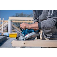 Дисковая (циркулярная) пила Bosch GKS 18V-70 L 06016B9002 (с 2-мя АКБ, кейс)