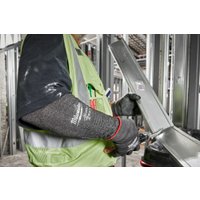 Нарукавники защитные Milwaukee Cut Level 5/E 4932479936