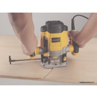 Вертикальный фрезер Stanley SRR1200