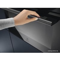 Электрический духовой шкаф Electrolux CombiQuick 800 EVL8E08Z