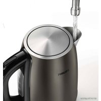 Электрический чайник Philips HD9322/82