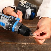 Ударная дрель-шуруповерт Deko DKCID20 063-4421 (с 2-мя АКБ, кейс)