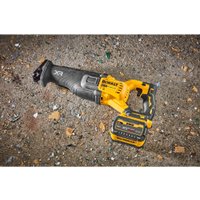 Сабельная пила DeWalt DCS386T1 (с 2-мя АКБ, кейс)