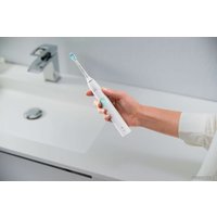 Электрическая зубная щетка Philips HX6807/04