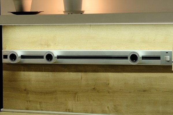 

Трековая розетка AVEL шинопровод 100 см + 3 ЕВРО розетки (серебристый)