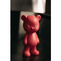 Статуэтка К.РАМА Мишка кожаный Kaws & Bearbrick (малиновый)