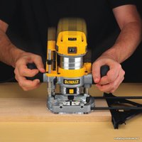 Вертикальный фрезер DeWalt D26204K