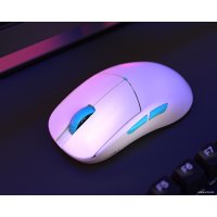 Игровая мышь Lamzu Atlantis OG V2 Pro (белый/голубой)