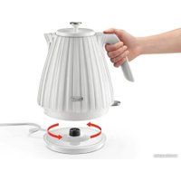Электрический чайник DeLonghi Ballerina KBD2001.W