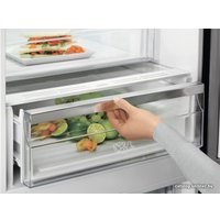 Холодильник Electrolux LNT7ME34G1