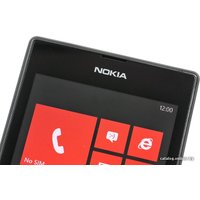 Телефон Nokia Lumia 520