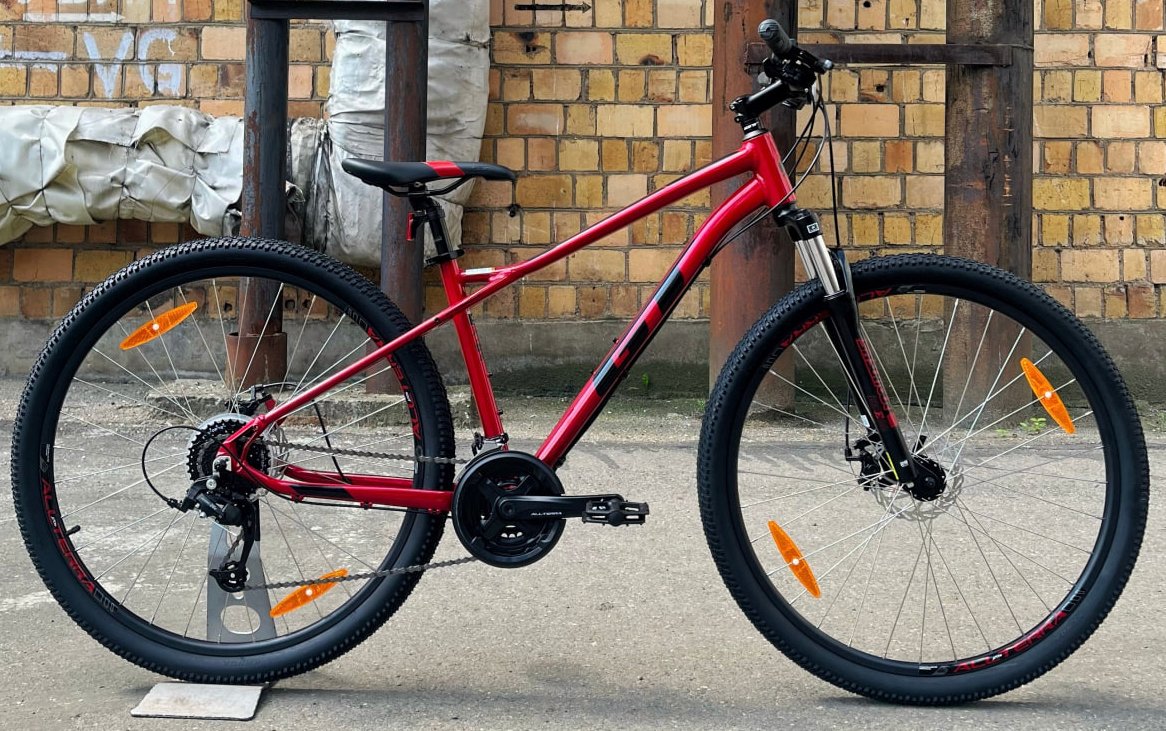 

Велосипед GT Outpost Sport 29 S 2025 (красный)