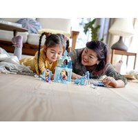 Конструктор LEGO Disney Princess 43194 Зимняя сказка Анны и Эльзы
