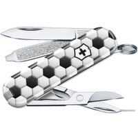 Мультитул Victorinox Classic Limited Edition 2020 World of Soccer 0.6223.L2007