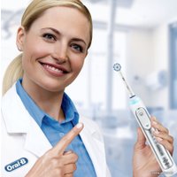 Электрическая зубная щетка Oral-B Genius 10000N Special Edition D701.515.6XC (белый)