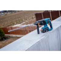 Перфоратор Bort BHD-18LI-BLZ 93410129 (с 2-мя АКБ, кейс)