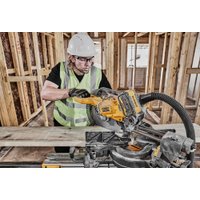 Торцовочная пила DeWalt DCS781X2 (с 2-мя АКБ)