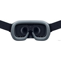 Очки виртуальной реальности для смартфона Samsung Gear VR с джойстиком (Galaxy Note8 Edition)