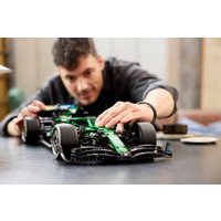 Конструктор LEGO Technic 42240 Aston Martin Aramco AMR25 F1