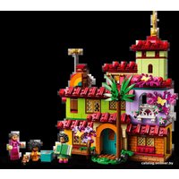 Конструктор LEGO Disney Princess 43202 Дом семьи Мадригал