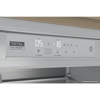 Холодильник Whirlpool WH SP70 T262 P