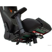 Игровое (геймерское) кресло Knight Outrider (черный/оранжевый)