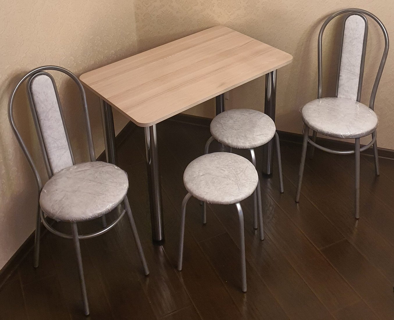 

Обеденная группа Табуретоф стол, 2 табурета, 2 стула (Мрамор/Серебро, ст. 90x60 см, Светло-серый)