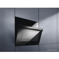 Электрический духовой шкаф Electrolux CombiQuick 800 EVL8E08Z