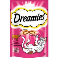 Лакомство для кошек Dreamies лакомые подушечки с говядиной 30 г