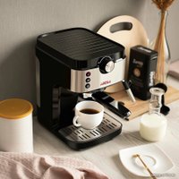 Рожковая кофеварка Aresa AR-1611