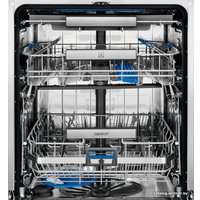 Встраиваемая посудомоечная машина Electrolux EEC767305L