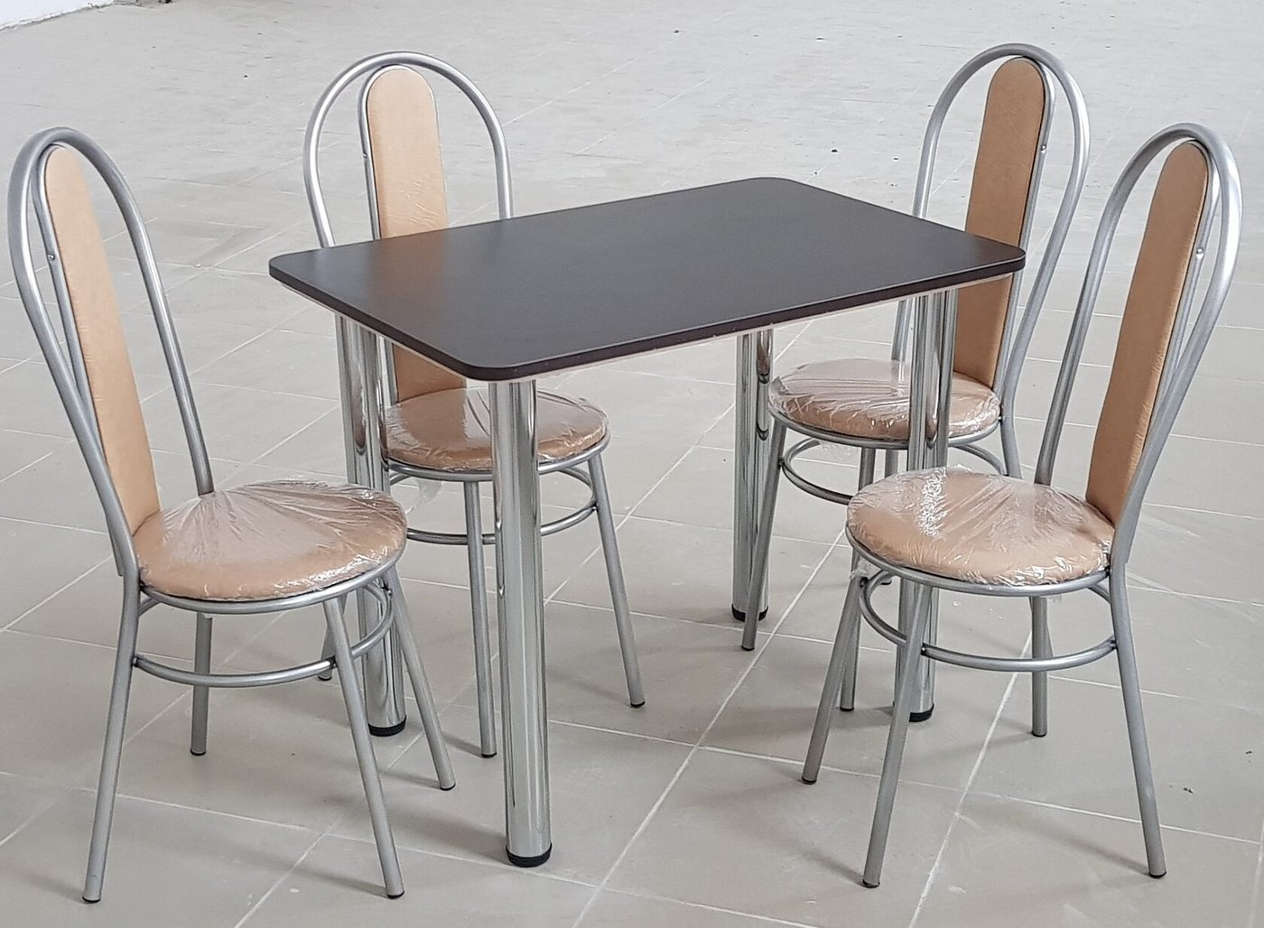 

Обеденная группа Табуретоф стол и 4 стула (Капучино/Серебро, ст. 80x60 см, Темно-коричневый)