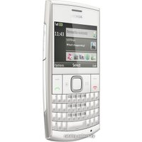 Кнопочный телефон Nokia X2-01