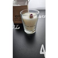 Ароматическая свеча 4SOUL в стеклянном стакане 50 мл с декором из сушеной розы (аромат Шелковое белье)