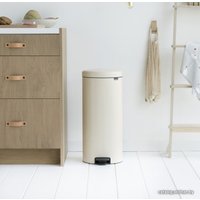 Мусорное ведро Brabantia Pedal Bin NewIcon 30 л (миндальный)