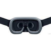 Очки виртуальной реальности для смартфона Samsung Gear VR с джойстиком (Galaxy S10)