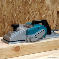 Рубанок Makita 1806 B