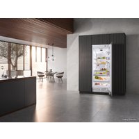 Однокамерный холодильник Miele K 2801 Vi