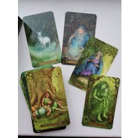 Карты Таро Эксмо. Таро Зачарованного леса (78 карт и руководство по работе с колодой в подарочном оформлении) (Везерстоун Лунаэ)
