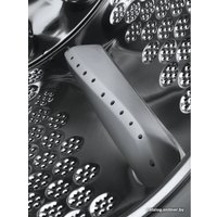 Стирально-сушильная машина AEG L8WBE68SI