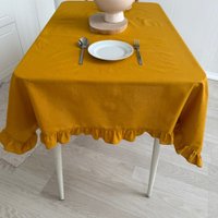 Скатерть ОМурМебель 180x150см прямоугольная с рюшами (горчичный)