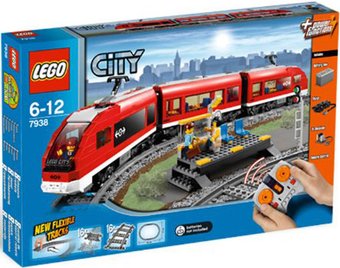 LEGO 7938 Passenger Train