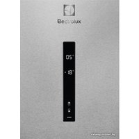 Холодильник Electrolux RNC7ME32X2