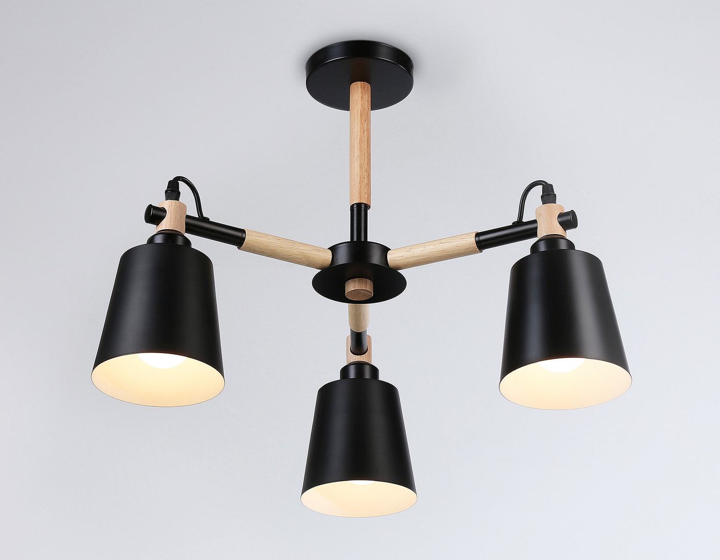 

Люстра средней высоты Ambrella light TR82206/3 BK/LWD