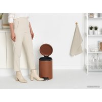 Мусорное ведро Brabantia Pedal Bin NewIcon 12 л (минерально-коричневый)