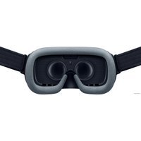 Очки виртуальной реальности для смартфона Samsung Gear VR с джойстиком (Galaxy Note8 Edition)