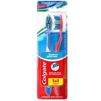 Набор зубных щеток Colgate Тройное действие (2 шт)