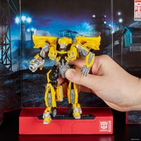 Кукла Hasbro Transformers Studio Series 01 Deluxe Class Movie 1 Bumblebee