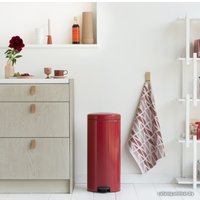 Мусорное ведро Brabantia Pedal Bin NewIcon 30 л (пламенный красный)